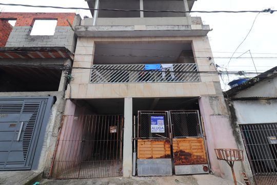 Fachada de casa para alugar com 1 quarto, 40m² em Conjunto Habitacional Castro Alves, São Paulo