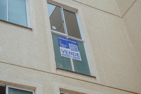 Plaquinha de apartamento à venda com 2 quartos, 63m² em Vila Mutirao I, Goiânia
