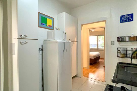 Cozinha de apartamento para alugar com 1 quarto, 65m² em Cerqueira César, São Paulo