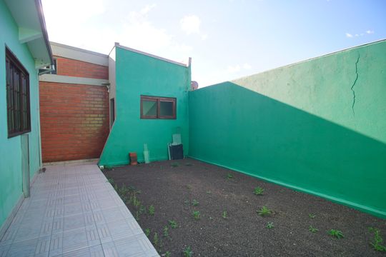 Quintal de casa à venda com 2 quartos, 180m² em Vicentina, São Leopoldo
