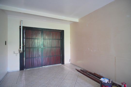 Garagem de casa à venda com 2 quartos, 180m² em Vicentina, São Leopoldo