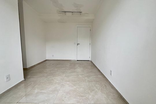 Sala de apartamento para alugar com 2 quartos, 45m² em Taquara, Rio de Janeiro