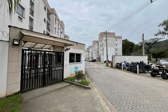 Fachada de apartamento para alugar com 2 quartos, 45m² em Taquara, Rio de Janeiro