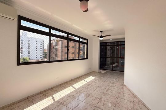 Apartamento para alugar com 3 quartos, 90m² em Jardim Las Palmas, Guarujá