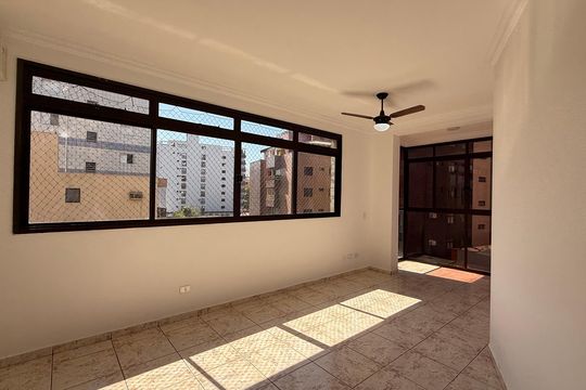 Apartamento para alugar com 3 quartos, 90m² em Jardim Las Palmas, Guarujá