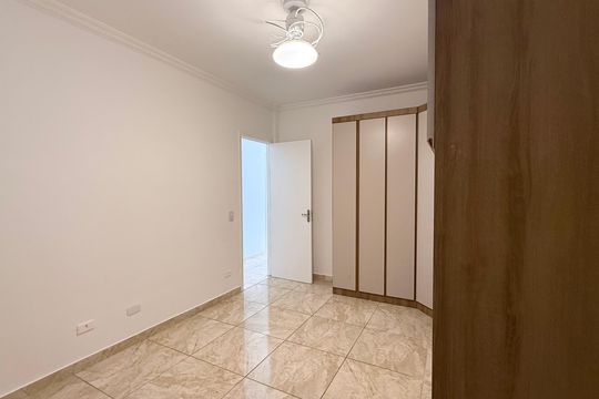 Quarto de apartamento para alugar com 3 quartos, 80m² em Jardim Las Palmas, Guarujá