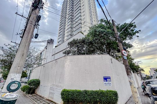 Fachada com Plaquinha de apartamento para alugar com 2 quartos, 65m² em Tatuapé, São Paulo