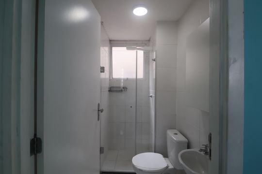 Banheiro de apartamento para alugar com 2 quartos, 44m² em Estância Velha, Canoas
