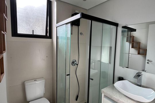 Banheiro de apartamento para alugar com 1 quarto, 31m² em Santo Antonio de Lisboa, Florianópolis