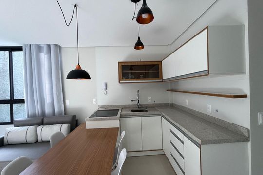 Cozinha de apartamento para alugar com 1 quarto, 31m² em Santo Antonio de Lisboa, Florianópolis