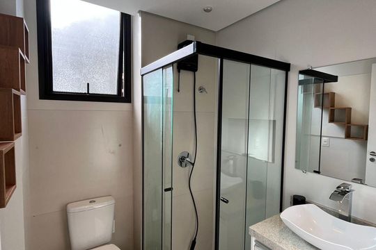 Banheiro de apartamento para alugar com 1 quarto, 31m² em Santo Antonio de Lisboa, Florianópolis