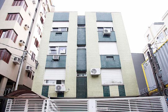 Fachada de apartamento à venda com 2 quartos, 75m² em Santana, Porto Alegre