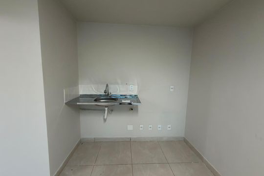 Sala integrada com cozinha de kitnet/studio para alugar com 1 quarto, 49m² em Cln 116, Brasília
