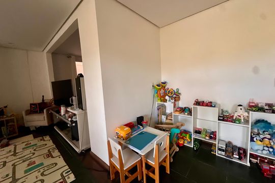 Sala de casa de condomínio para alugar com 3 quartos, 320m² em Santo Amaro, São Paulo