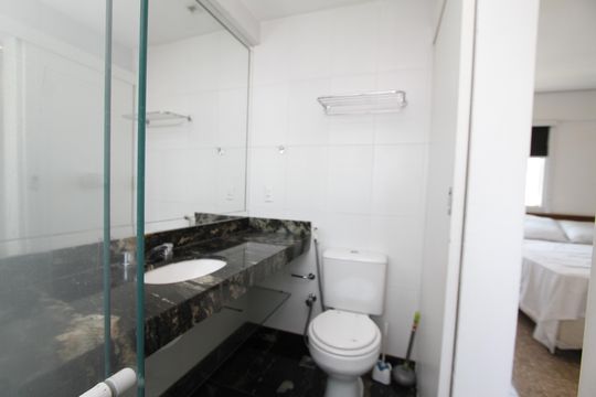 Banheiro de kitnet/studio para alugar com 1 quarto, 29m² em Buritis, Belo Horizonte