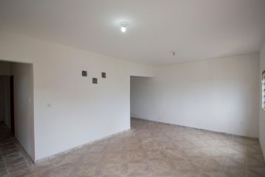 Sala de casa à venda com 6 quartos, 270m² em  Taguatinga, Brasília