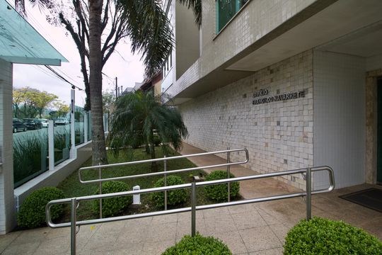 Hall de entrada de apartamento à venda com 3 quartos, 150m² em Capão da Imbuia, Curitiba