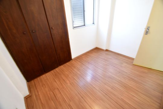 Quarto  de apartamento à venda com 2 quartos, 65m² em Cambuí, Campinas