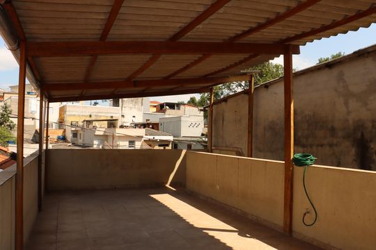 Casa para alugar com 2 quartos, 149m² em Vila Cleonice, São Paulo