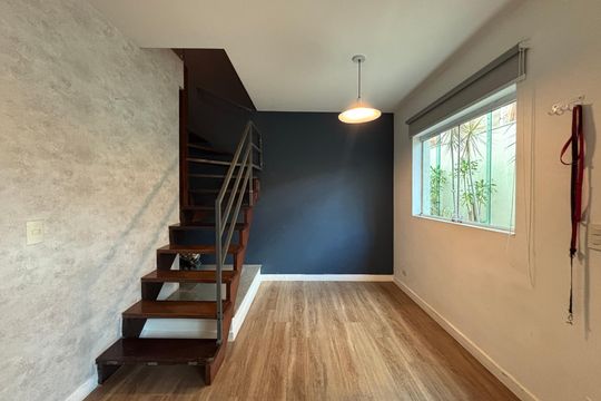 Sala de casa para alugar com 3 quartos, 120m² em Vila Madalena, São Paulo