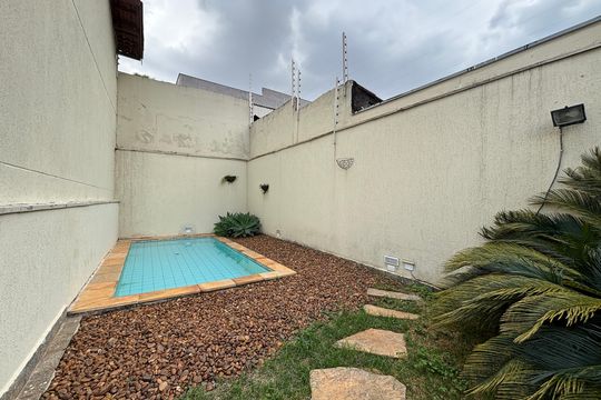 Piscina  de casa para alugar com 3 quartos, 120m² em Vila Madalena, São Paulo