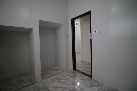 Cozinha de casa de condomínio para alugar com 3 quartos, 192m² em Jacarepaguá, Rio de Janeiro