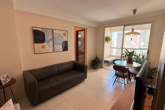 Sala de apartamento à venda com 2 quartos, 64m² em Setor Bueno, Goiânia