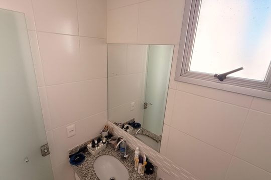 Banheiro da Suíte de apartamento à venda com 2 quartos, 64m² em Setor Bueno, Goiânia