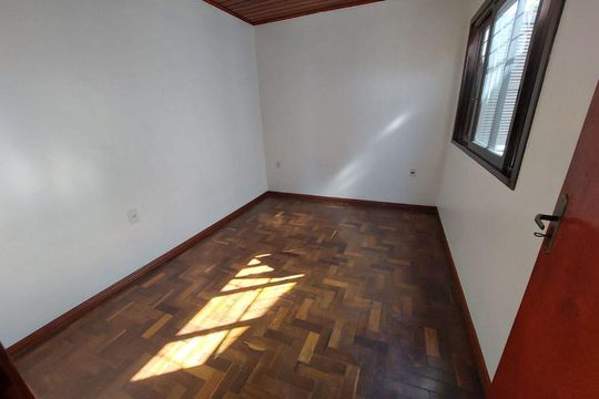 Casa à venda com 3 quartos, 150m² em Vila Nova, Porto Alegre