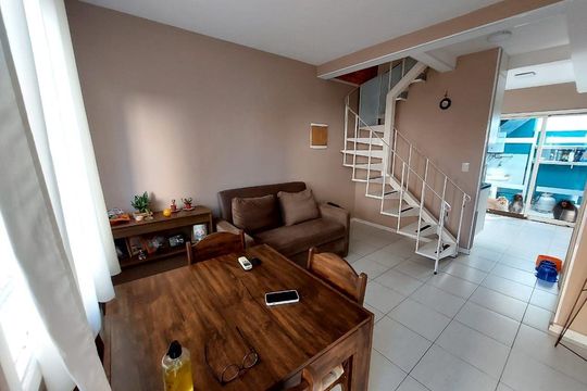 Casa à venda com 3 quartos, 92m² em Camaquã, Porto Alegre
