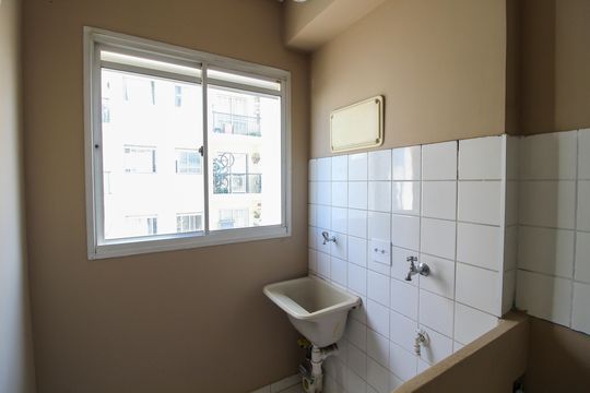 Área de Serviço de apartamento para alugar com 2 quartos, 47m² em Jardim Pinheiros, São Paulo