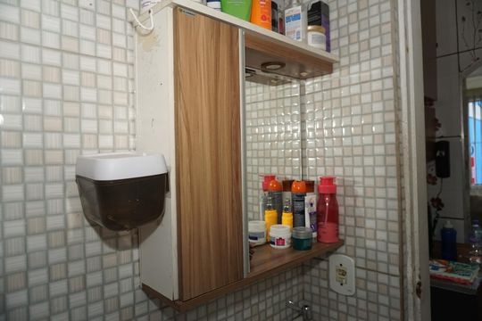 Banheiro de apartamento para alugar com 2 quartos, 60m² em Parque Pirajussara, Embu das Artes
