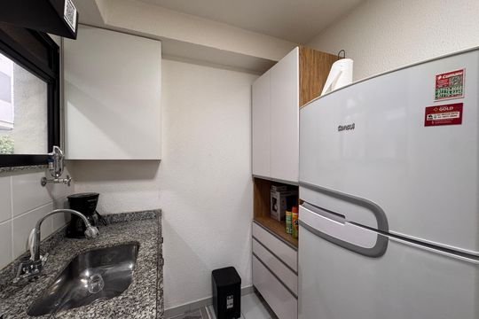 Cozinha de casa de condomínio para alugar com 2 quartos, 47m² em Vargem Grande, Rio de Janeiro