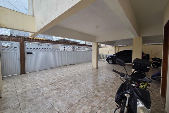 Garagem de casa de condomínio para alugar com 2 quartos, 60m² em Jardim Melvi, Praia Grande