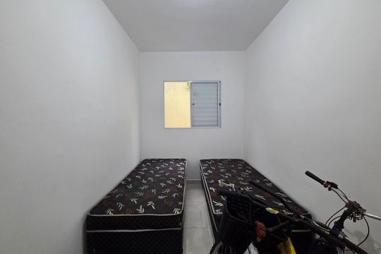 Quarto 2 de casa de condomínio para alugar com 2 quartos, 60m² em Jardim Melvi, Praia Grande