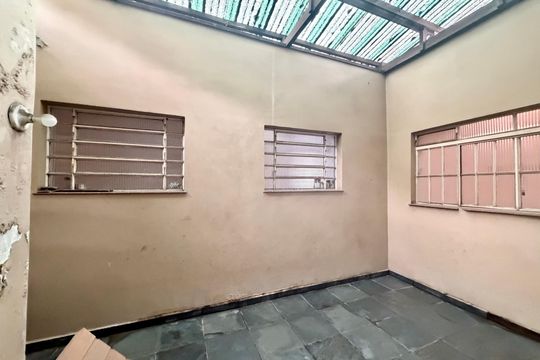 Quintal de casa à venda com 4 quartos, 450m² em Parque Colonial, São Paulo
