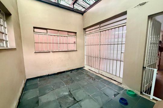 Quintal de casa à venda com 4 quartos, 450m² em Parque Colonial, São Paulo