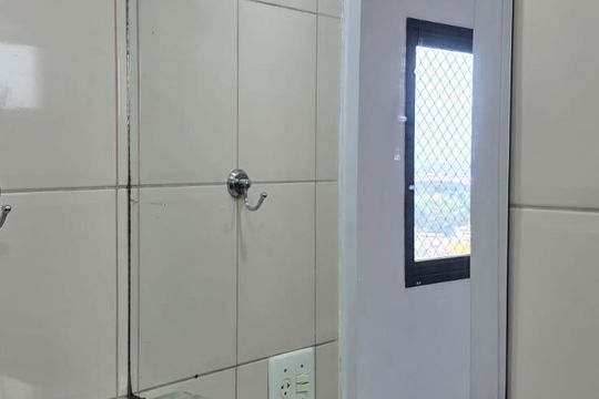Banheiro da Suíte de apartamento para alugar com 3 quartos, 64m² em Gopouva, Guarulhos