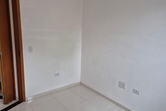 Quarto de apartamento à venda com 2 quartos, 40m² em Jardim Utinga, Santo André