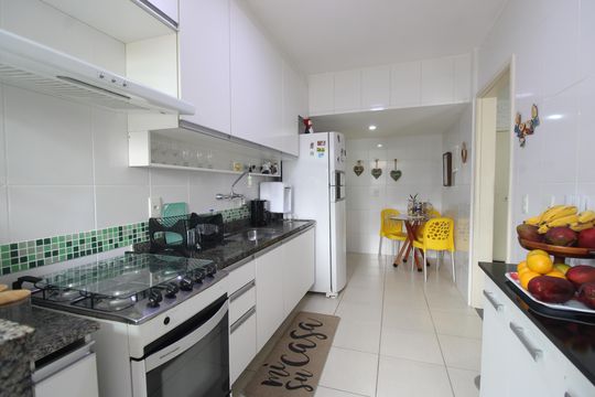 Cozinha de apartamento à venda com 2 quartos, 71m² em Tanque, Rio de Janeiro