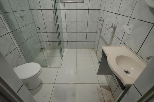 Banheiro Social de casa para alugar com 2 quartos, 60m² em Vila Palmares, Santo André
