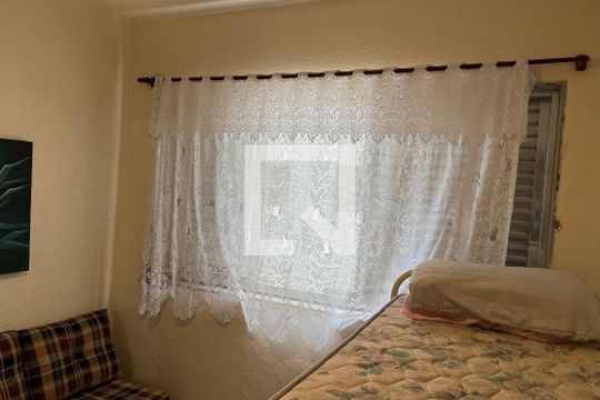 Quarto de apartamento para alugar com 2 quartos, 56m² em Gonzaga, Santos