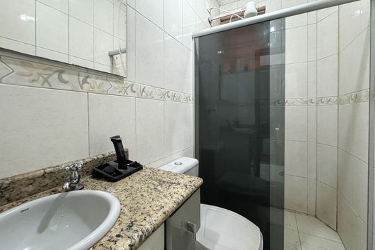 Banheiro social  de casa à venda com 3 quartos, 180m² em Vila Rica, São Bernardo do Campo
