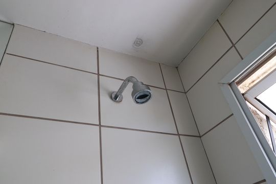 BANHEIRO SUITE  de apartamento para alugar com 3 quartos, 70m² em Subsetor Leste - 8 (l-8), Ribeirão Preto