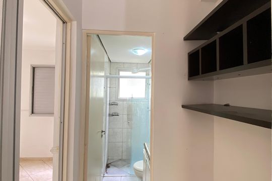 Hall dos Quartos de apartamento para alugar com 2 quartos, 45m² em Ayrosa, Osasco