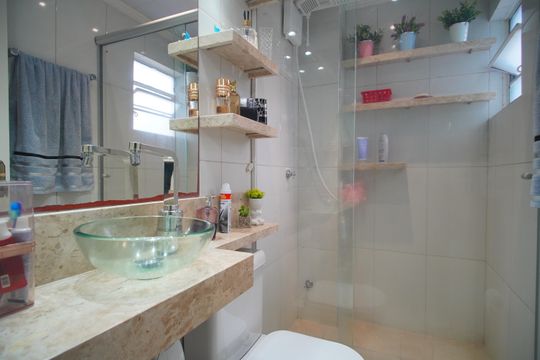 Banheiro de apartamento à venda com 2 quartos, 38m² em Canudos, Novo Hamburgo