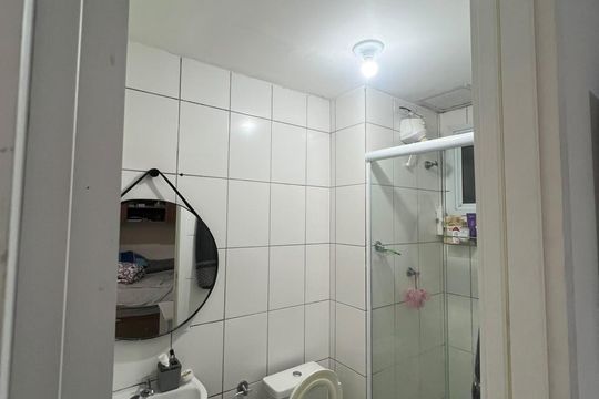 Banheiro de kitnet/studio para alugar com 1 quarto, 26m² em Vila Butantã, São Paulo