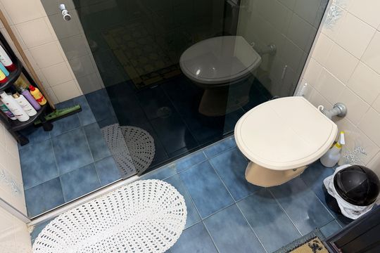 Banheiro de apartamento para alugar com 2 quartos, 100m² em José Menino, Santos