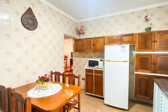 Cozinha  de casa à venda com 4 quartos, 297m² em Vila Araguaia, São Paulo