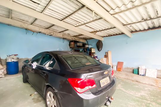 Garagem  de casa à venda com 4 quartos, 297m² em Vila Araguaia, São Paulo